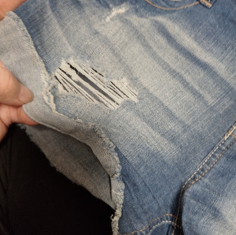 No Boundaries Rip Shorts - Picture 6 of 6